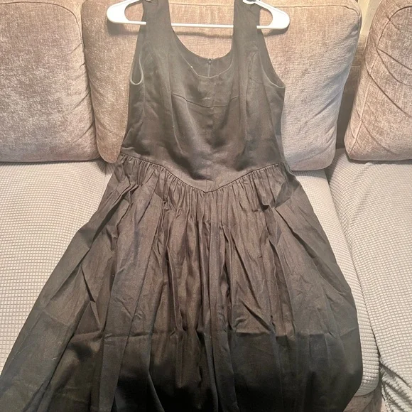 Ovate Hemlock Elegant Black Midi Dress - Picture 4 of 4